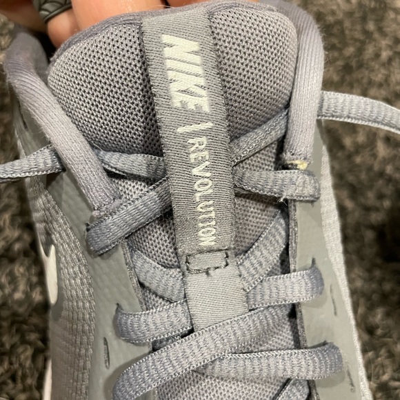 Nike Revolution 5 Running Shoe Men Size 8 Gray/Grey - Picture 6 of 8